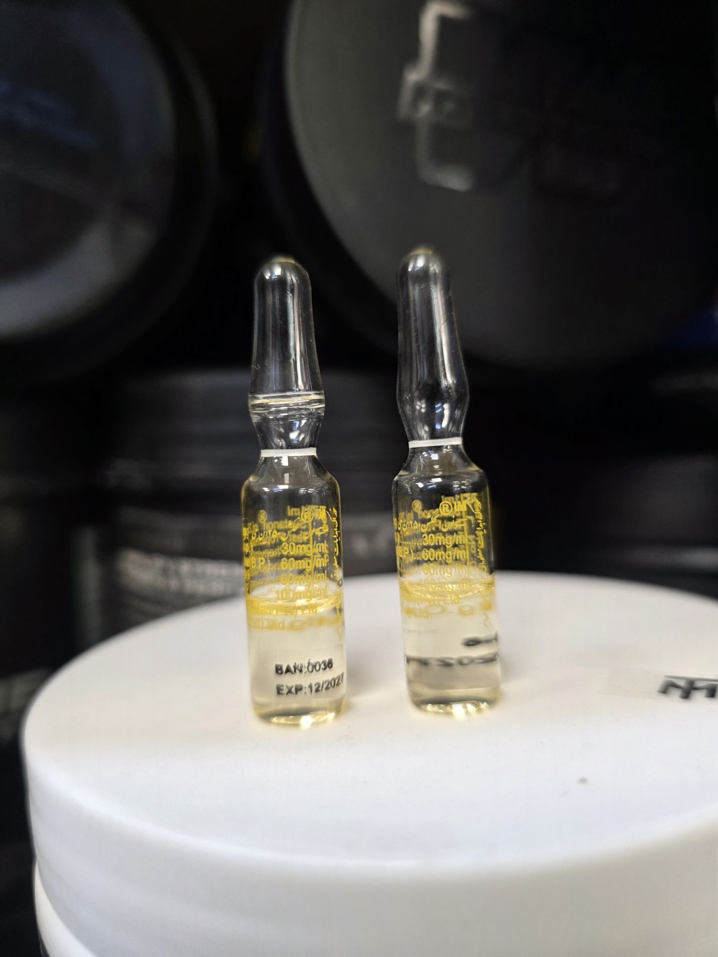 سوستانون کراچی پاکستانی ( کارتن محصول توی بار از بین رفته و فقط خود ویال موجوده)✅ ضمانت اورجینال و تاریخ داشتن